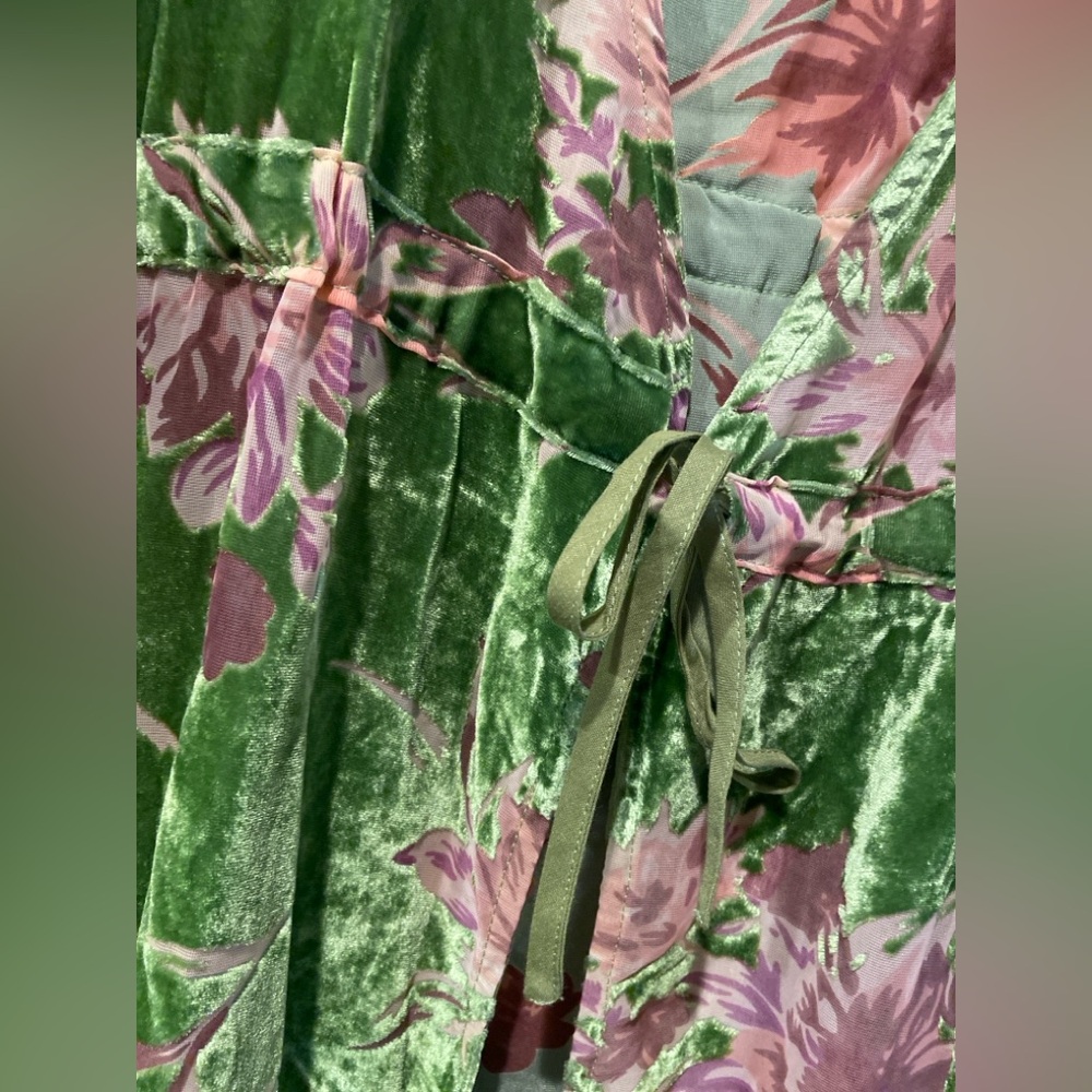 NWT! A Rare Bird Floral Green Velvet Kimono duster - Picture 2 of 4